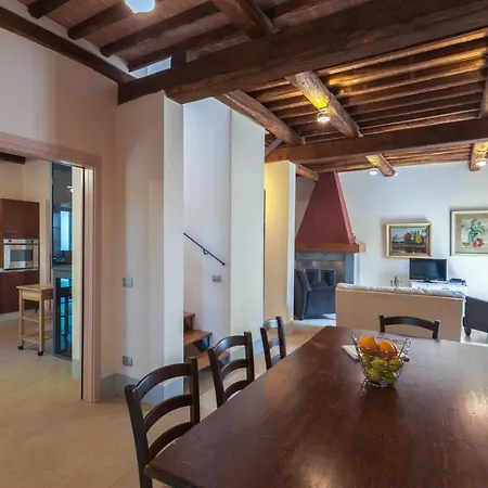 Sleeps 10 Pool Wifi Pescaglia