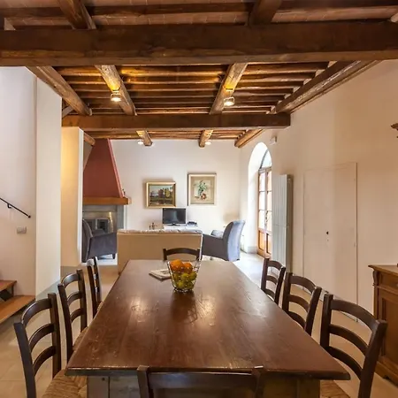 Sleeps 10 Pool Wifi Pescaglia