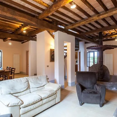 Sleeps 10 Pool Wifi Vakantiehuis